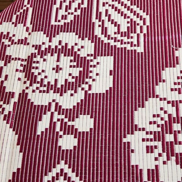 Vintage handmade woven maroon and white floral design tablecloth from Li… - Picture 6 of 9
